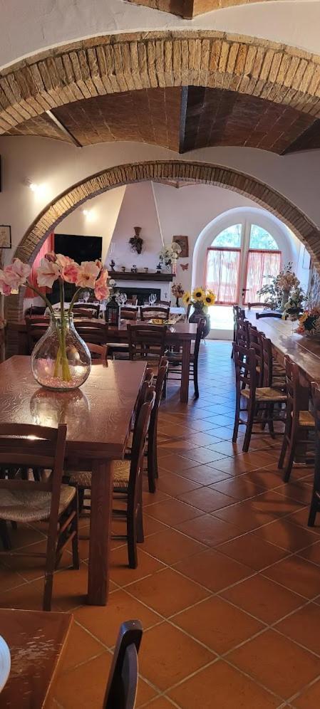 Agriturismo Il Poggio Казале-Мариттимо Экстерьер фото